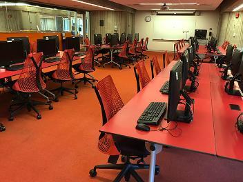 A photo of the computer lab in Library room 128